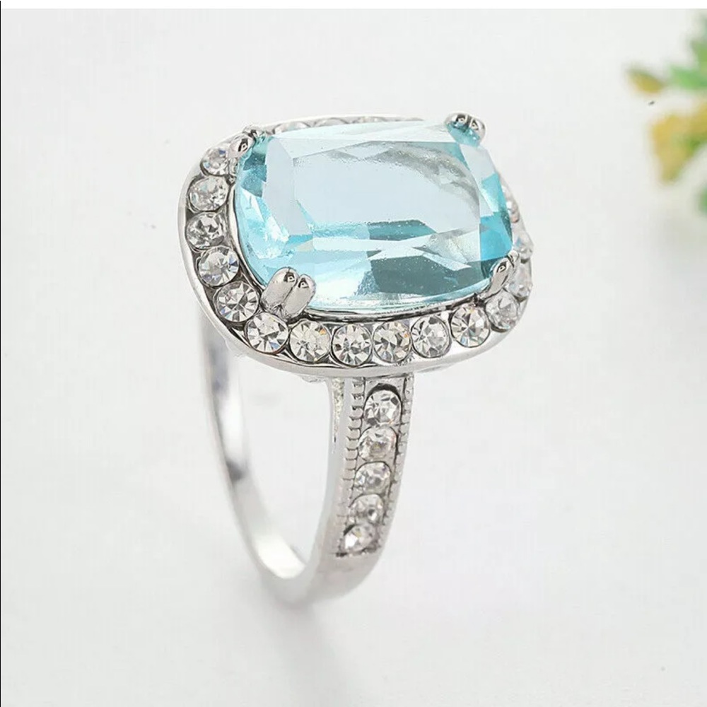 Gorgeous 925 Silver White Diamonds Aquamarine Ring - Picture 2 of 7